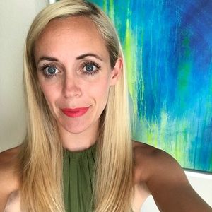 Meet your Posher, Caitlin